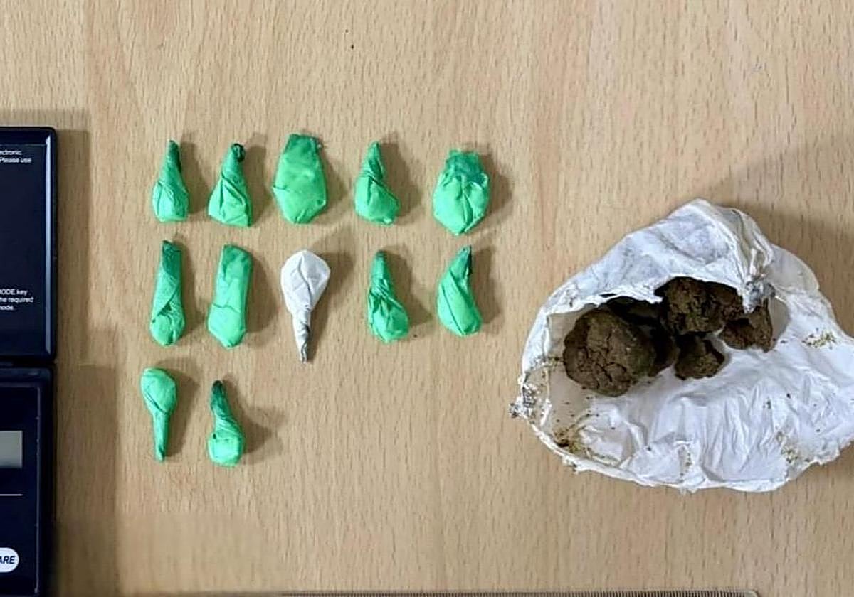 Imágenes de la droga incautada por la Guardia Civil.