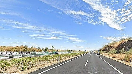 Corte en el carril derecho de la autovía A-66 entre Casas del Monte y Zarza de Granadilla