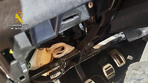 Detenido en menos de una hora tras robar 9.000 euros del vehículo de un recaudador de máquinas recreativas en Jarandilla de la Vera