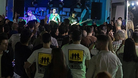 La ampliación de aforo desata la locura en Badajoz por las últimas entradas de Sanguijuelas del Guadiana