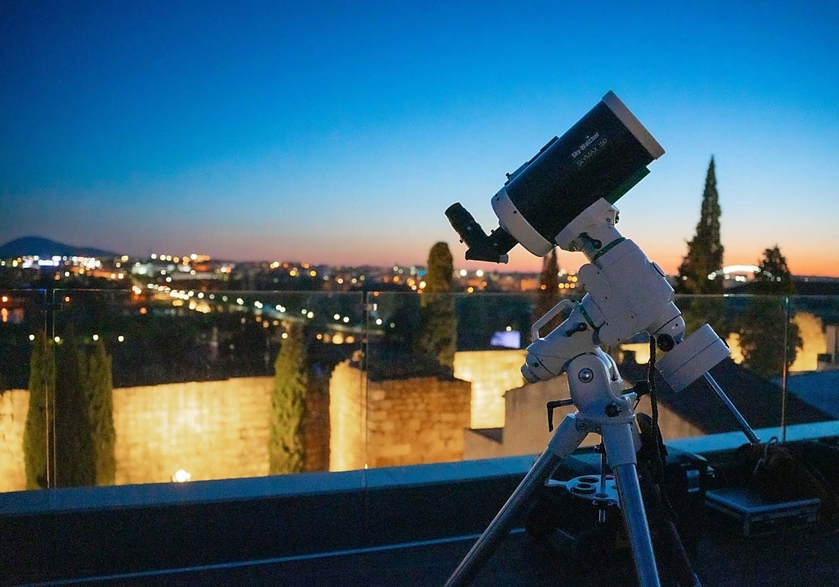 La terraza del centro cultural Alcazaba, privilegiado punto de observación del eclipse solar