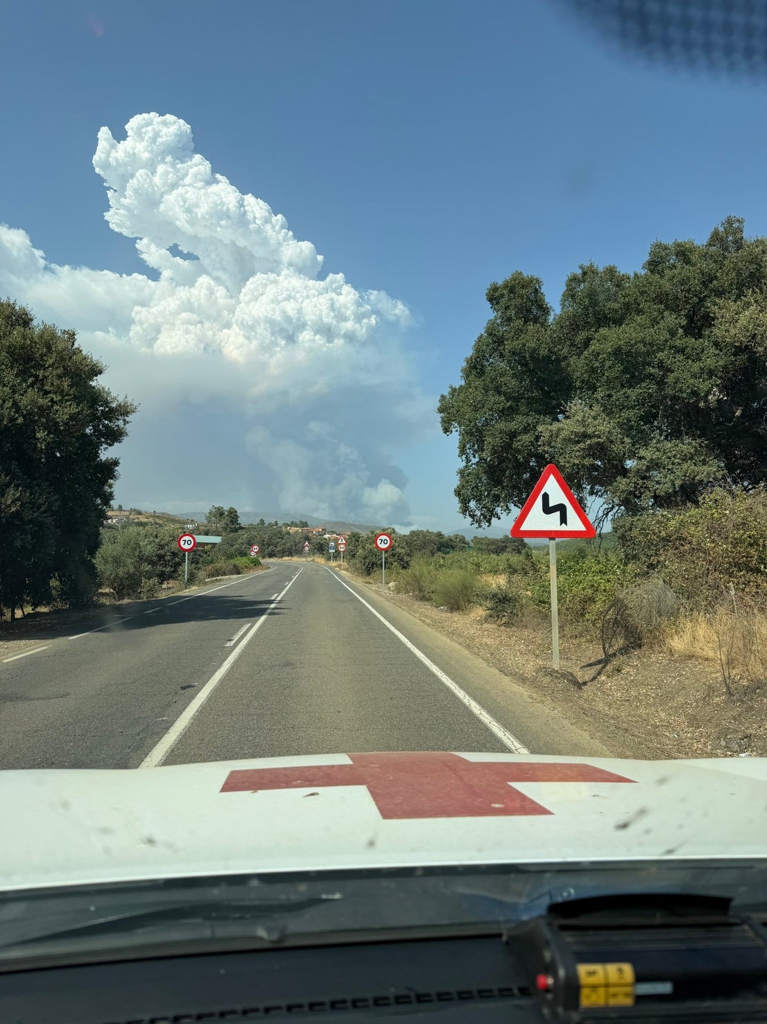 Intenso humo generado por el fuego