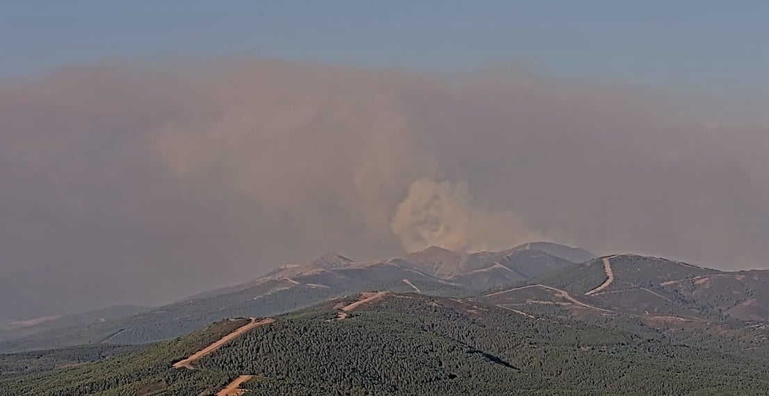 Imágenes de este miércoles del incendio en Las Hurdes