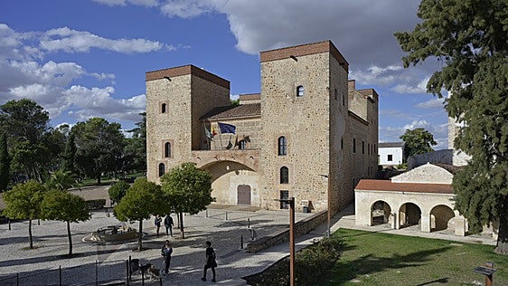 Un nuevo robo de piezas de oro en Villena reaviva el caso sin resolver del Arqueológico de Badajoz