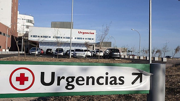 Trasladado al hospital en estado grave un trabajador de 63 años tras un accidente en Cabañas del Castillo