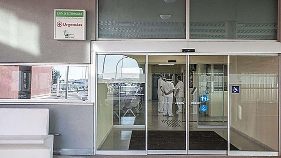 Cinco jóvenes heridos al volcar el coche en el que circulaban en Torrejón el Rubio