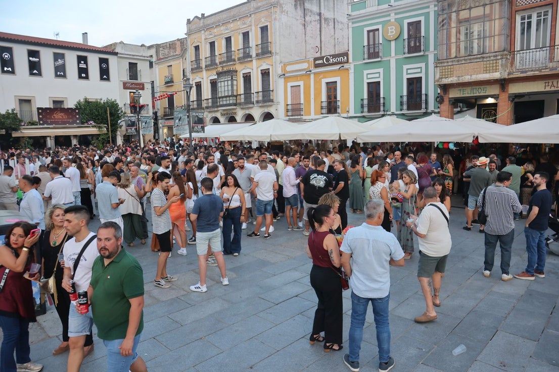 Así se ha vivido en el centro de Mérida el primer día grande de la Feria 2026
