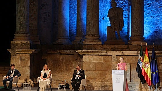Guardiola pide unidad y rechaza los discursos de odio en el acto de las Medallas de Extremadura