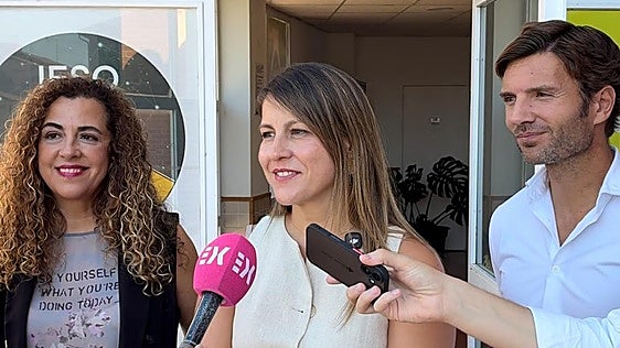 La consejera de Educación hace un balance «muy positivo» del inicio de curso y en especial del transporte escolar