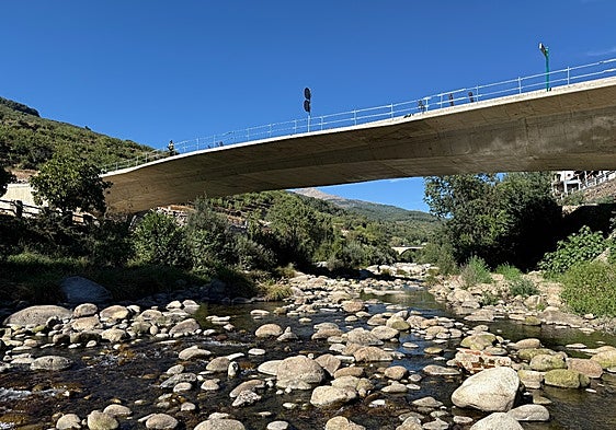Nuevo viaducto sobre el río Jerte a su paso por Cabezuela del Valle.