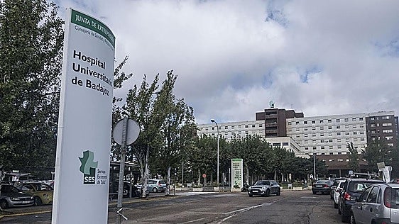 Tres ciclistas heridos tras una caída en la carretera entre Jerez de los Caballeros y La Bazana