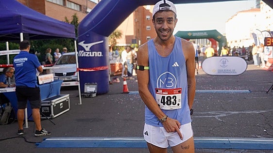 Kevin Venegas gana la carrera Badajoz contra el cáncer: «Supone muchísimo tras la muerte del hijo de mi amiga por leucemia»