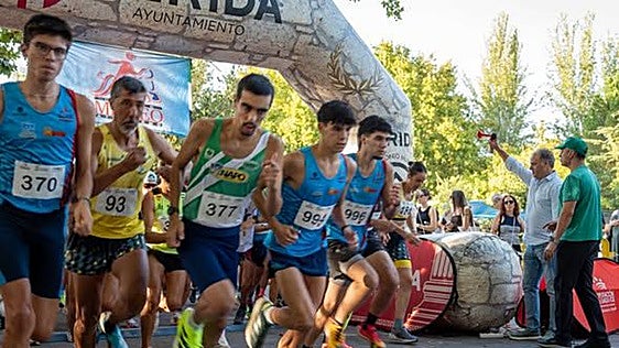 La carrera del Fondo Popular de Mérida se celebra con 518 corredores inscritos, 57 más que el año pasado