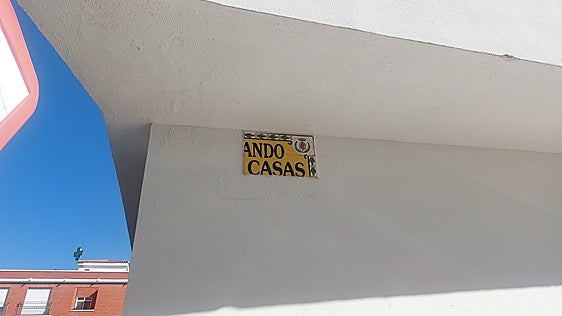 Calles de Badajoz con los nombres a medias