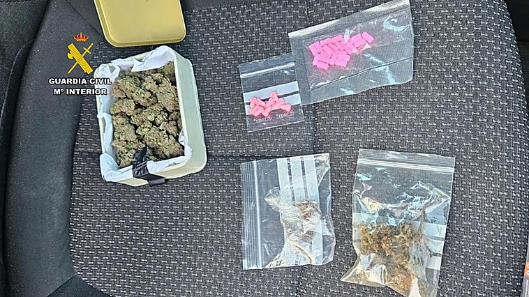 La Guardia Civil detiene a un hombre de 33 años tras incautarle MDMA y marihuana