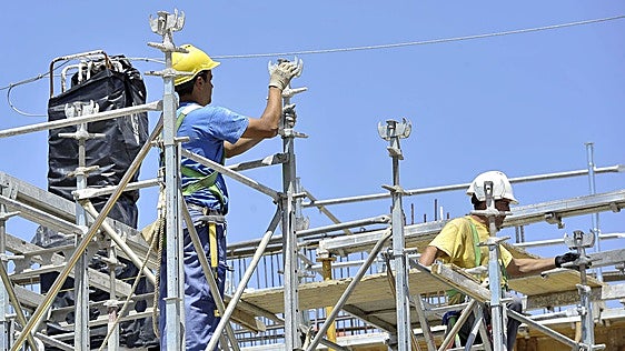 Los autónomos extremeños que contraten a un familiar no pagarán sus cuotas a la Seguridad Social dos años