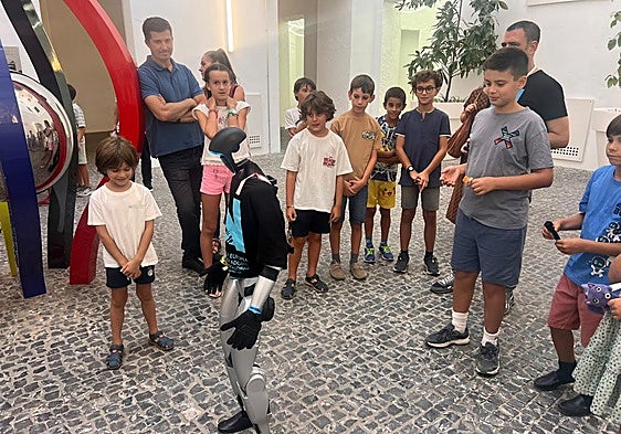 Pequeños científicos se abren paso en Badajoz entre árabes y excelencia médica