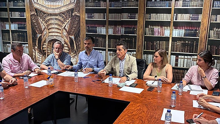 La Junta sigue adelante con el concurso para adjudicar 356 rutas escolares