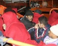 La Guardia Civil intercepta a 40 inmigrantes  marroquíes frente a las costas de Granada