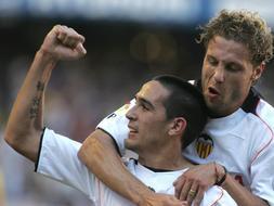 Curro Torres, en uno de sus momentos de éxito en el Valencia./ARCHIVO