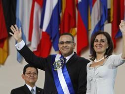 Mauricio Funes asume como presidente de El Salvador. / Efe