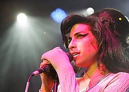 Amy Winehouse vuelve al top-ten