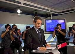 Zapatero, durante su comparecencia ante los medios de comunicación. / Foto: Efe | Vídeo: Atlas