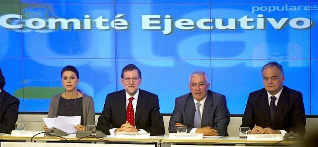 Rajoy (segundo por la izq.), en el Comité. / Foto: Afp | Vídeo: Atlas