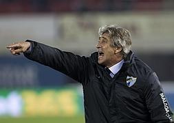 Pellegrini dirige a su equipo. / Jaime Reina (AFP)