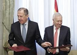 El ministro español de Asuntos Exteriores, José Manuel García-Margallo, y su homólogo ruso, Serguei Lavrov. / Zipi (Efe)