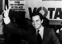 Adolfo Suárez, en la campaña de UCD de 1979. / Efe