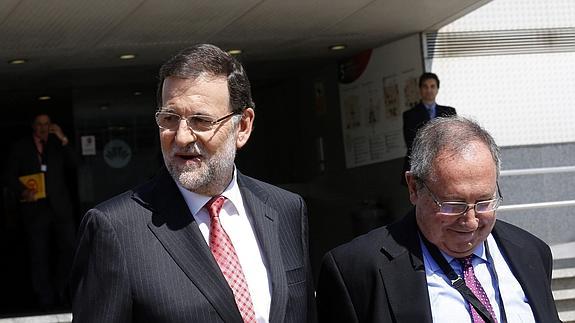 El presidente del Gobierno y el presidente de Fira de Barcelona, Josep Luis Bonet/ Efe