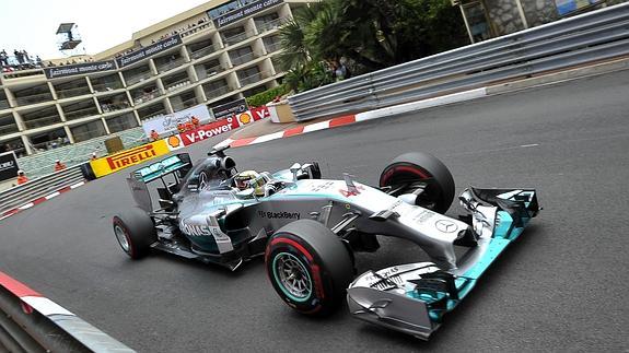 Un Mercedes, durante una carrera.