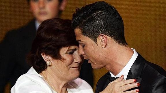 La madre de Cristiano Ronaldo confiesa que pensó en abortarlo