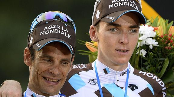 Péraud (i) y Bardet, en el podio de París. 