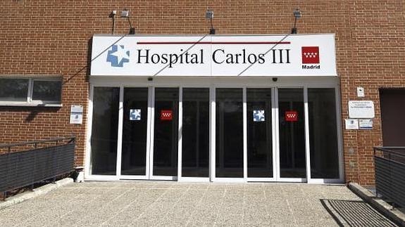 Puerta de entrada al Hospital Carlos III de Madrid 