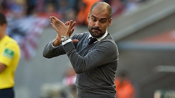 Guardiola da instrucciones. 