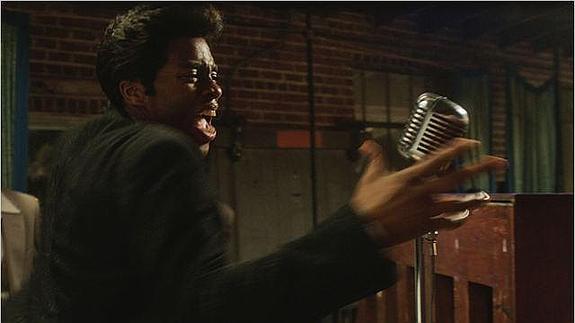 Una escena del 'biopic' de James Brown titulado 'I feel good'.