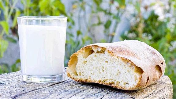 Tres porciones de lácteos al día, como parte de una dieta equilibrada, pueden ayudar a conseguir un peso corporal saludable. 