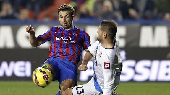 Levante y Deportivo mostraron sus carencias