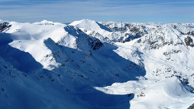 Vista aérea de la estación de esquí y montaña Vallter2000