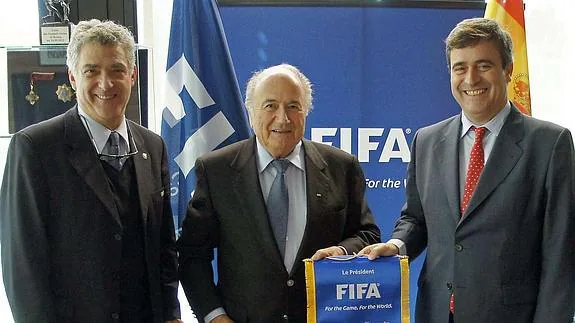 Villar, Blatter y Cardenal. 