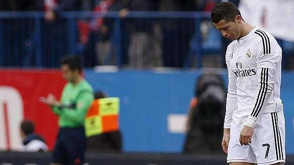 Cristiano Ronaldo, durante el partido del Calderón. 