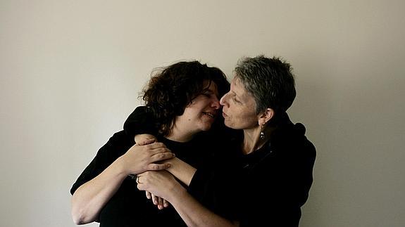 Una pareja de lesbianas.