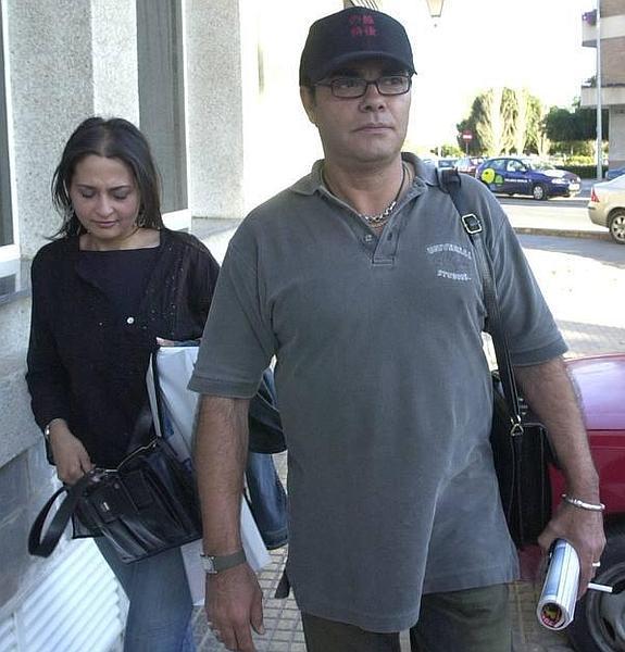 Eduardo Cruz, con su mujer, en una imagen de 2004. 