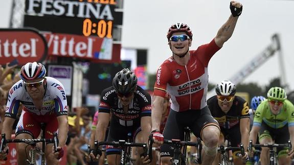 André Greipel celebra la victoria. 