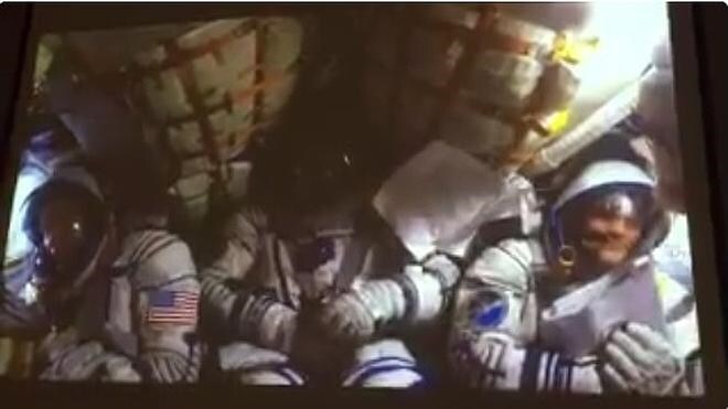 Un vídeo muestra la llegada de tres astronautas desde la ISS en una nave 'Soyuz'