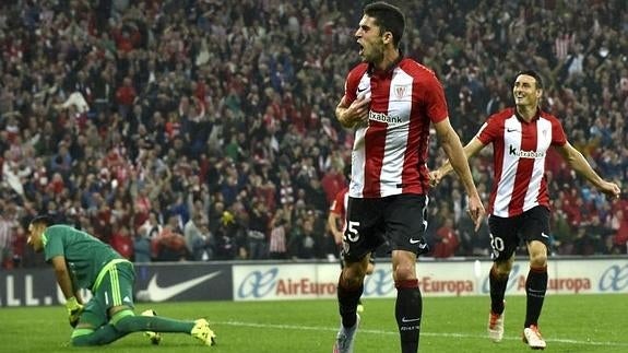 Sabin Merino celebra su gol ante el Real Madrid. 