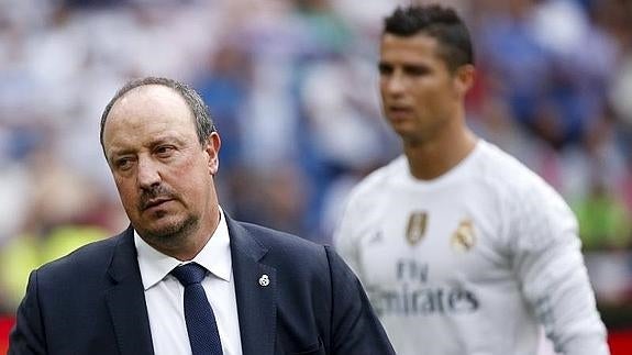 Rafa Benítez (i) y Cristiano Ronaldo (d). 