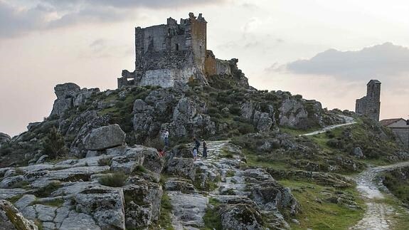 Castillo de Trevejo, en la Sierra de Gata. 